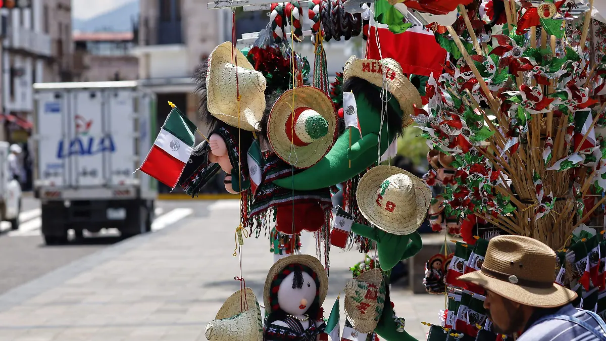 Puesto ambulante de adornos patrios